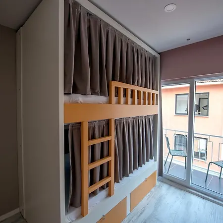 Sakura Hostel *